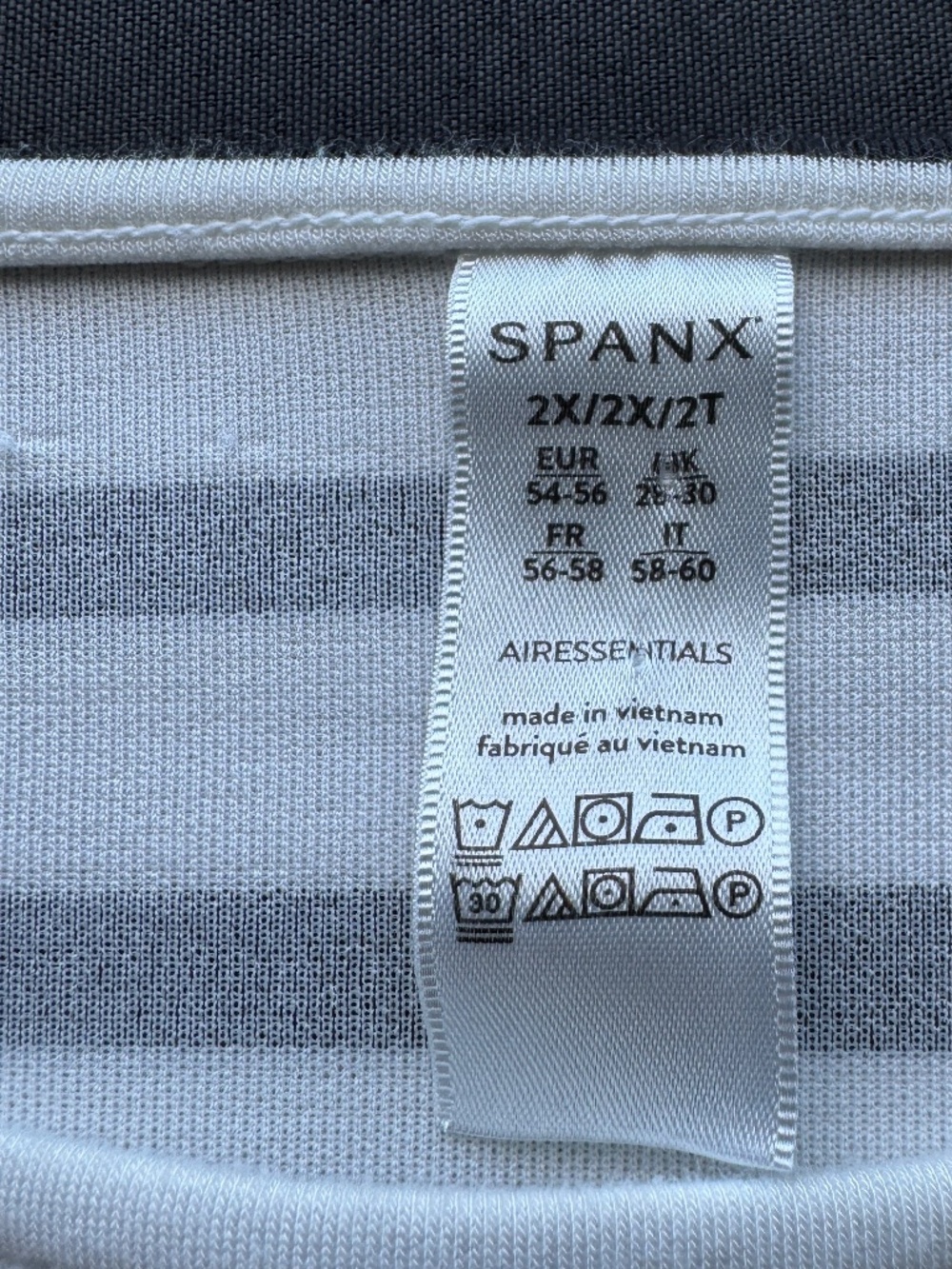 SPANX AIR ESSENTIALS BLACK STRIPED BOATNECK TOP SIZE 2X - Picture 4 of 6